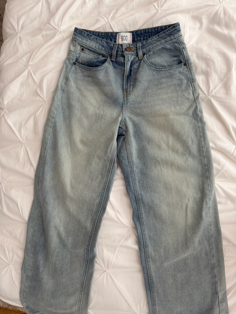 Urban Outfitters BDG Tapered Baggy Jeans in Light Wash - Picture 2 of 4